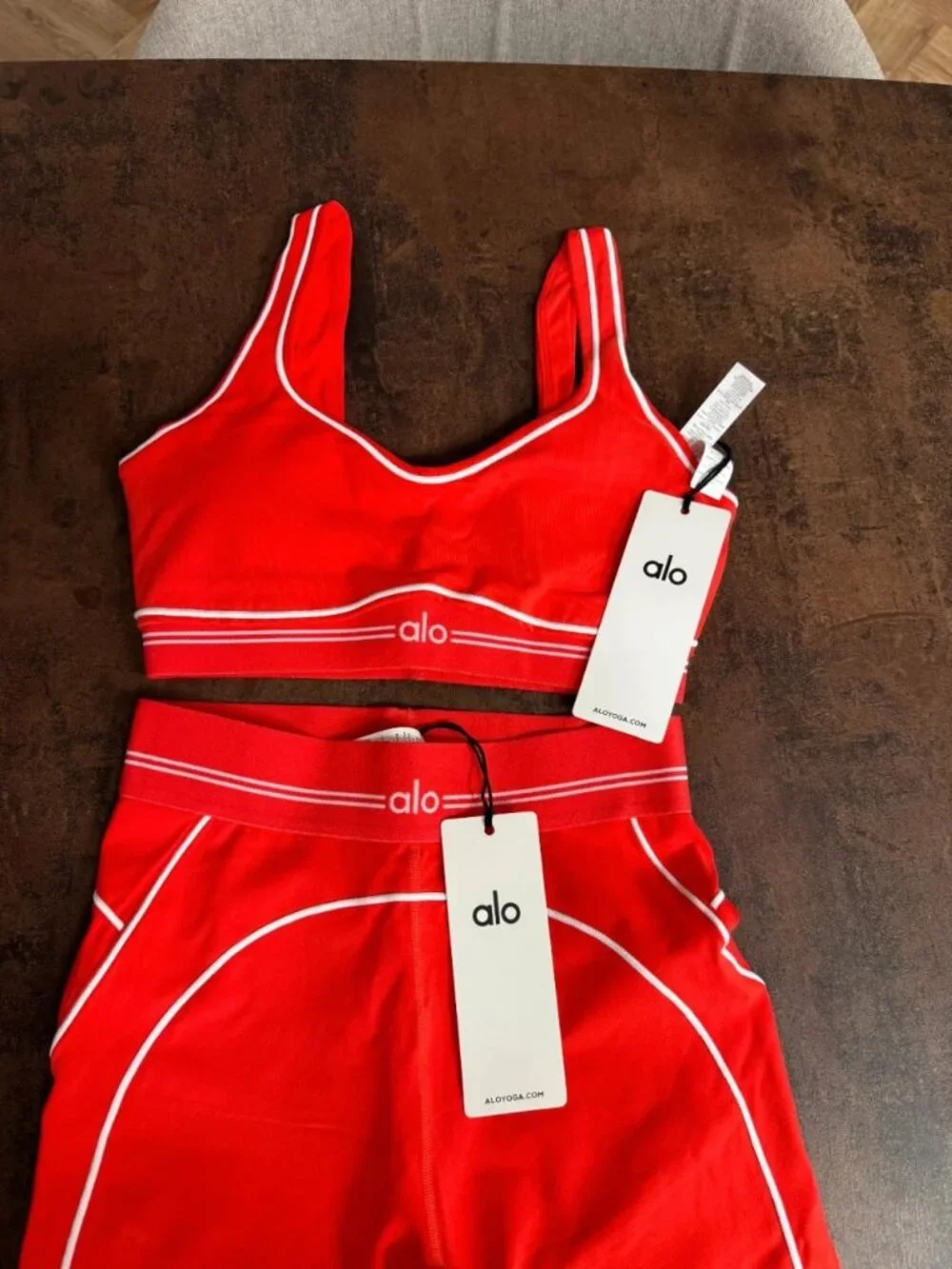 ALO Yoga Airbrush High-Waist Heart Throb Legging & Bra Set Red Size S